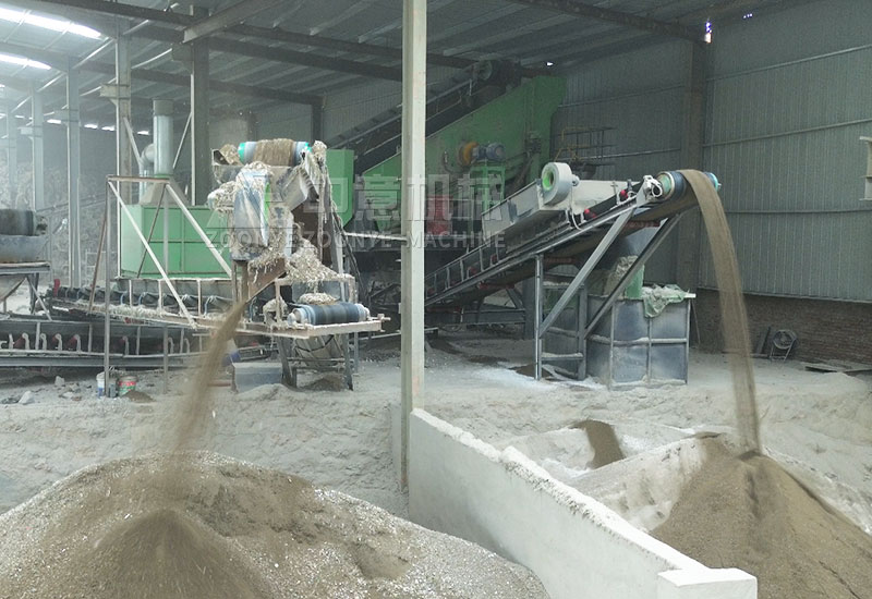 分選出來(lái)的石粉+細(xì)沙 分選出來(lái)的石粉+細(xì)沙