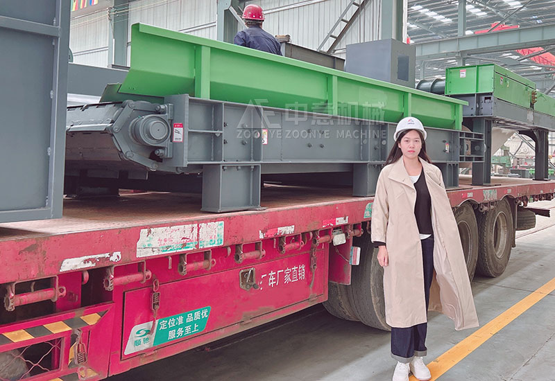 鏈板輸送機.jpg 鏈板輸送機