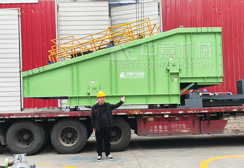 彈跳篩設(shè)備.jpg 重型螺旋篩