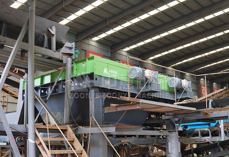 裝修垃圾篩分設(shè)備-螺旋篩